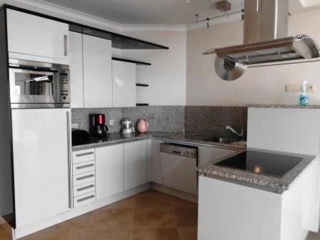 KNOKKE ZOUTE near beach appartment with garage