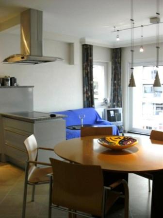 KNOKKE ZOUTE near beach appartment with garage