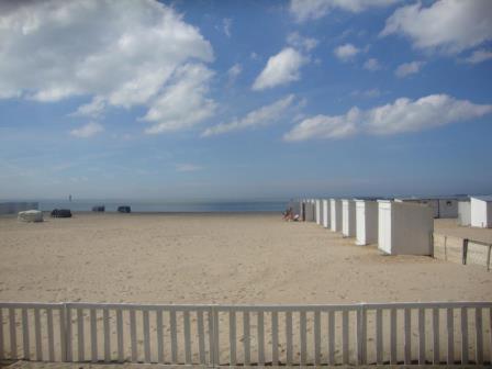 KNOKKE ZOUTE near beach appartment with garage