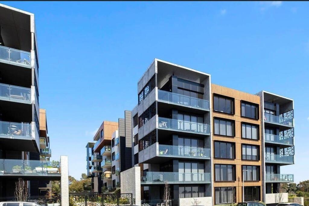 Luxe 2BR Oasis at The Vista