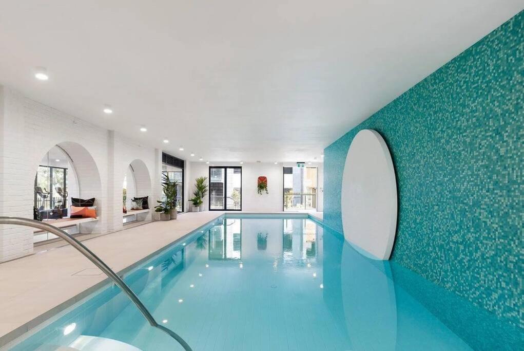 Luxe 2BR Oasis at The Vista