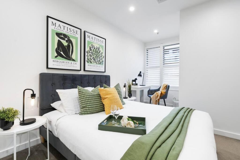 Luxe 2BR Oasis at The Vista