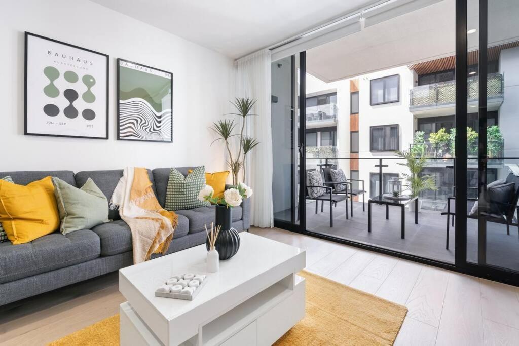 Luxe 2BR Oasis at The Vista