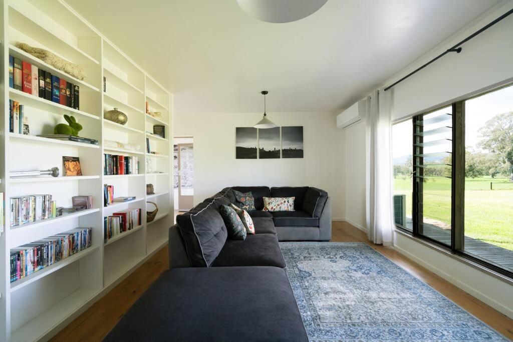 Linleigh Farmhouse With Mountain Views