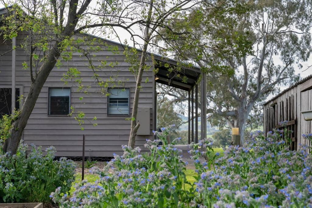 Linleigh Farmhouse With Mountain Views