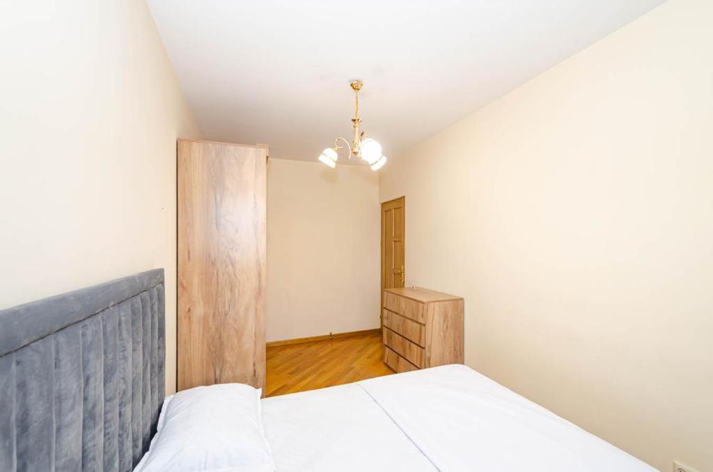 40 excellent three-room apartment in the center of Yerevan