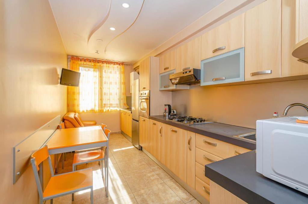 40 excellent three-room apartment in the center of Yerevan
