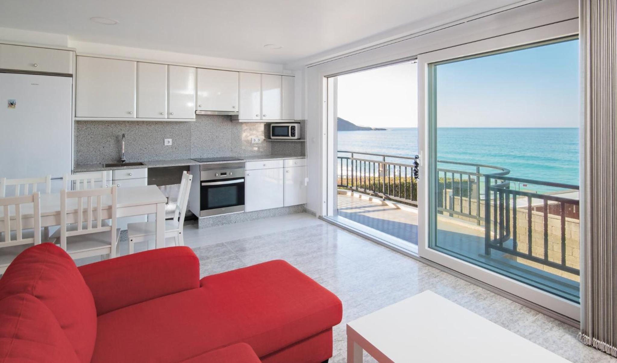 AG Casa Vilamar en primera linea de playa Razo view 3