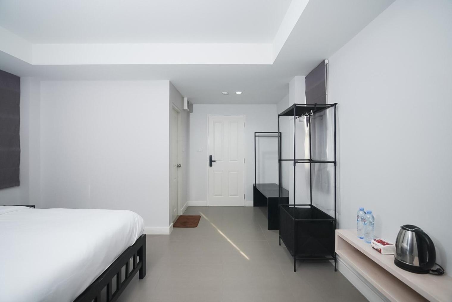 Mitr Inn Mrt Samyot Station - The Grand Palace