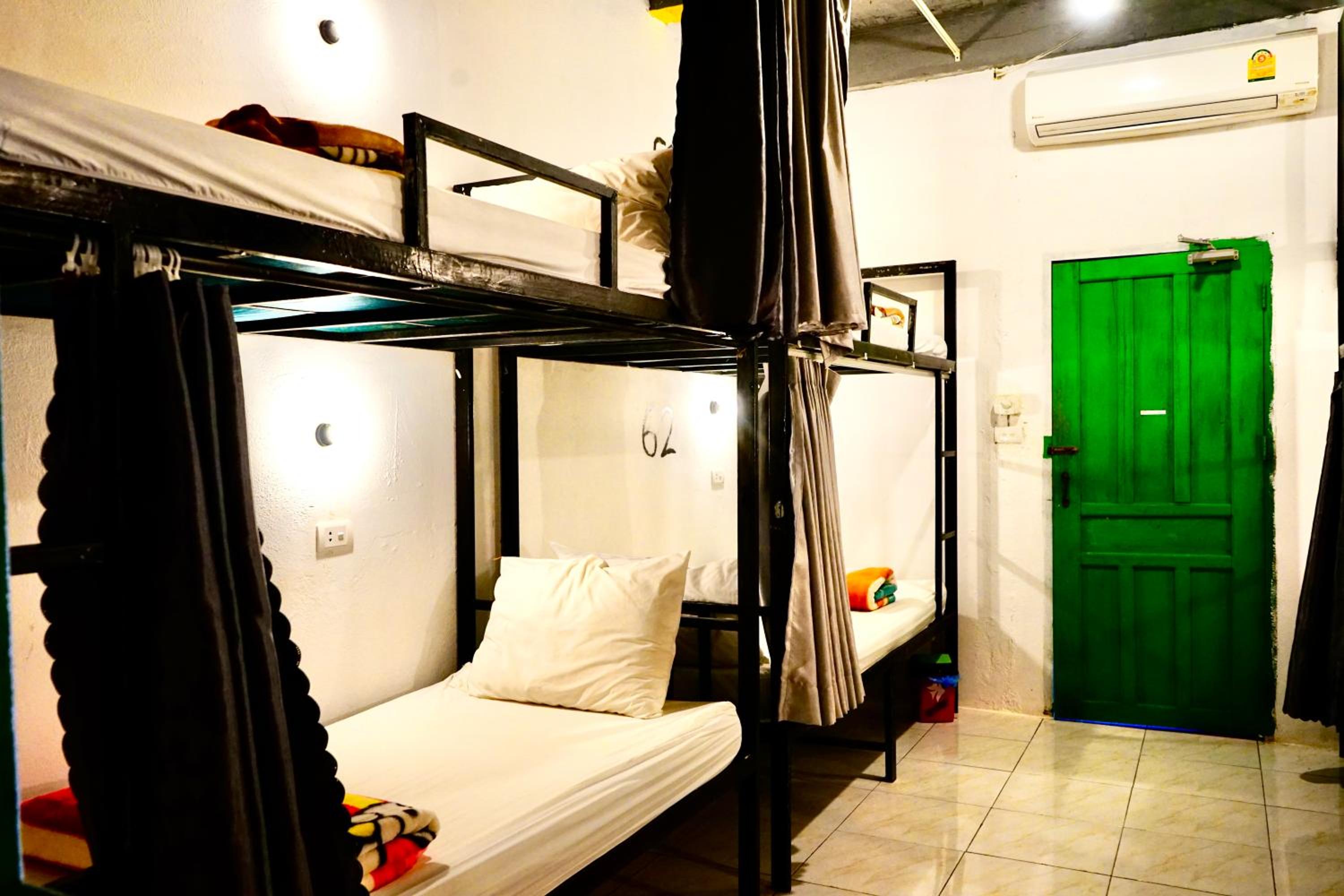 Vangvieng Rock Backpacker Rooftop Hostel