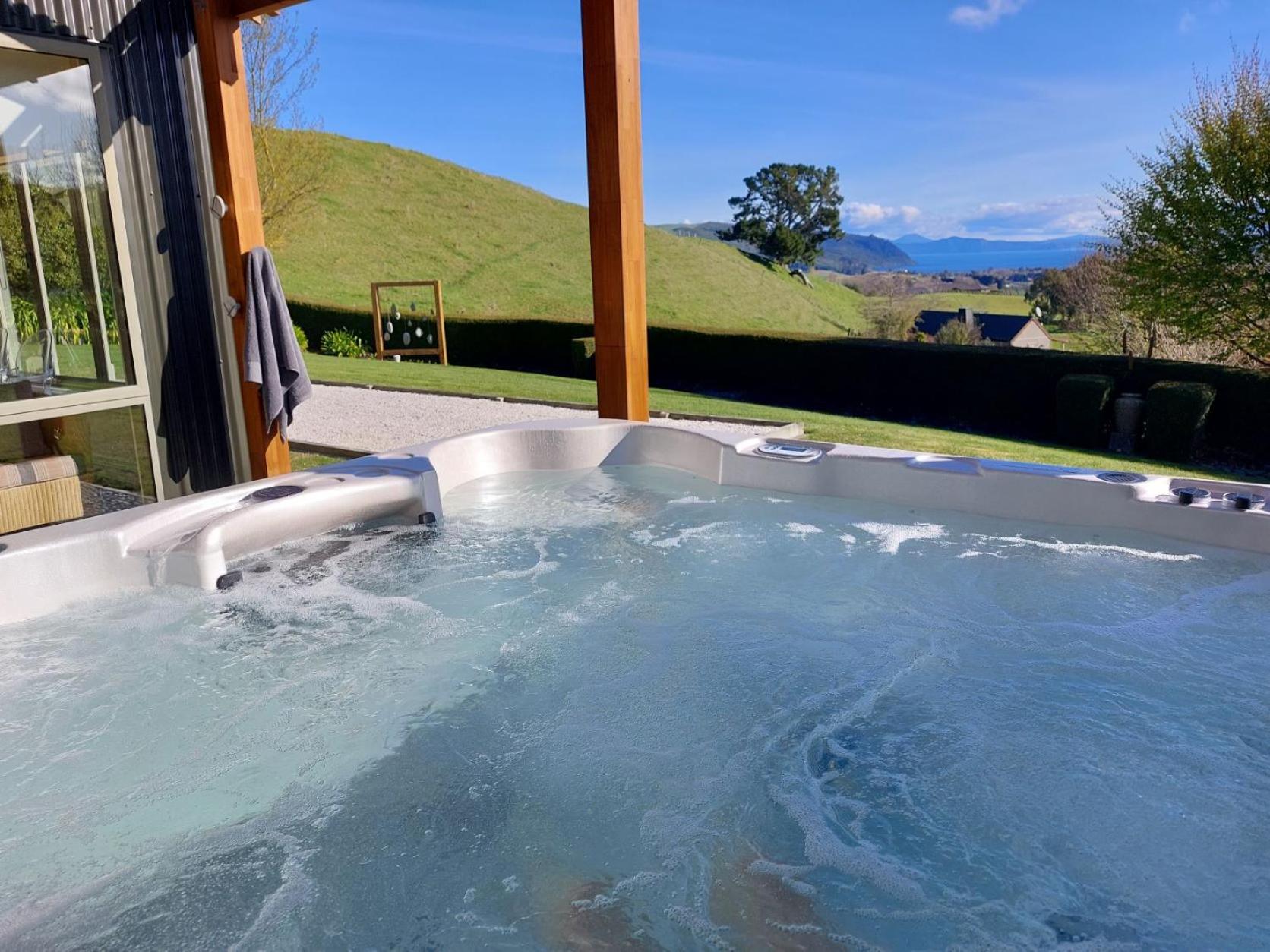 Country Lodge Kinloch view 3