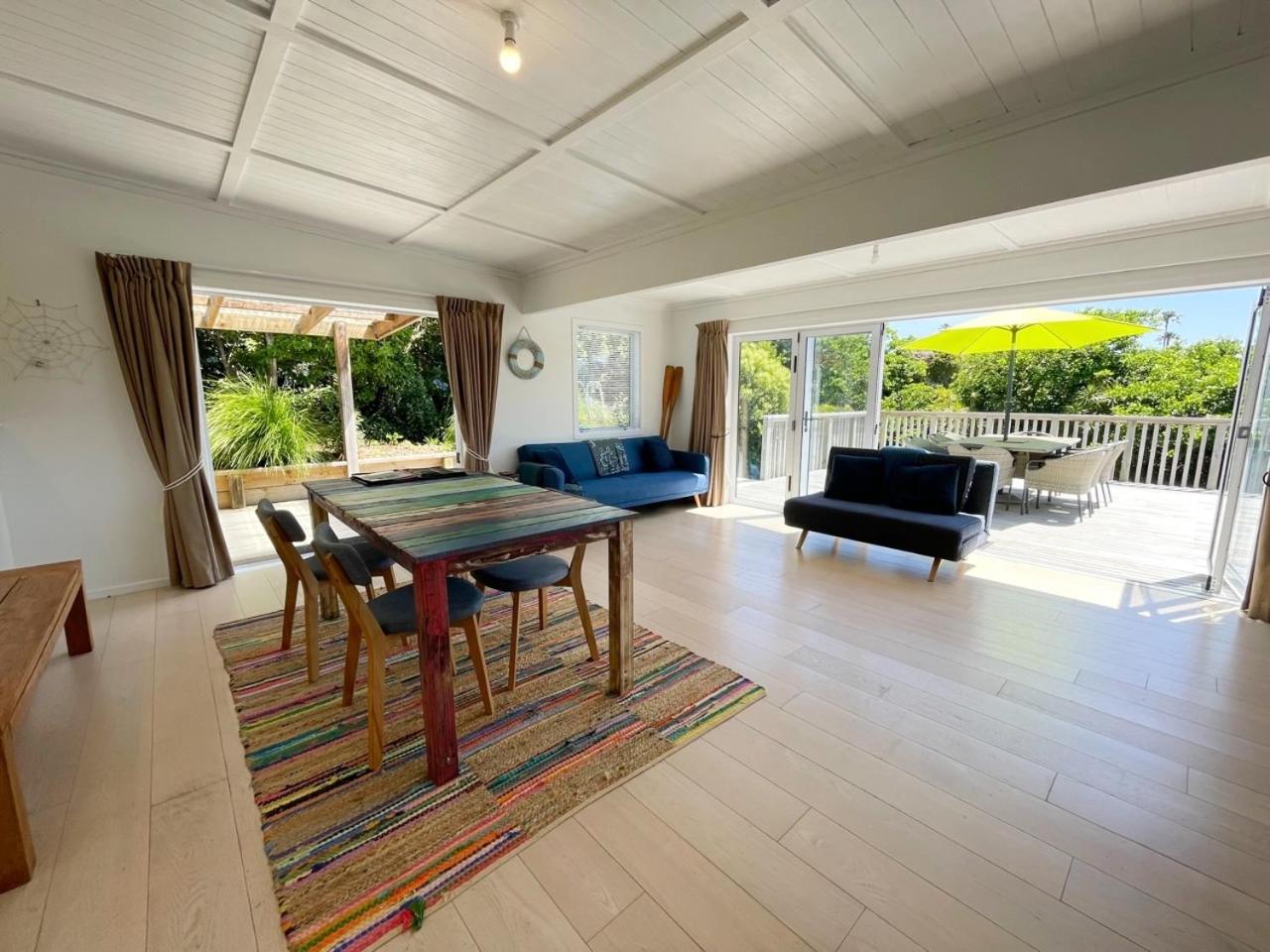 Oneroa Village Oasis - Stay Waiheke view 4