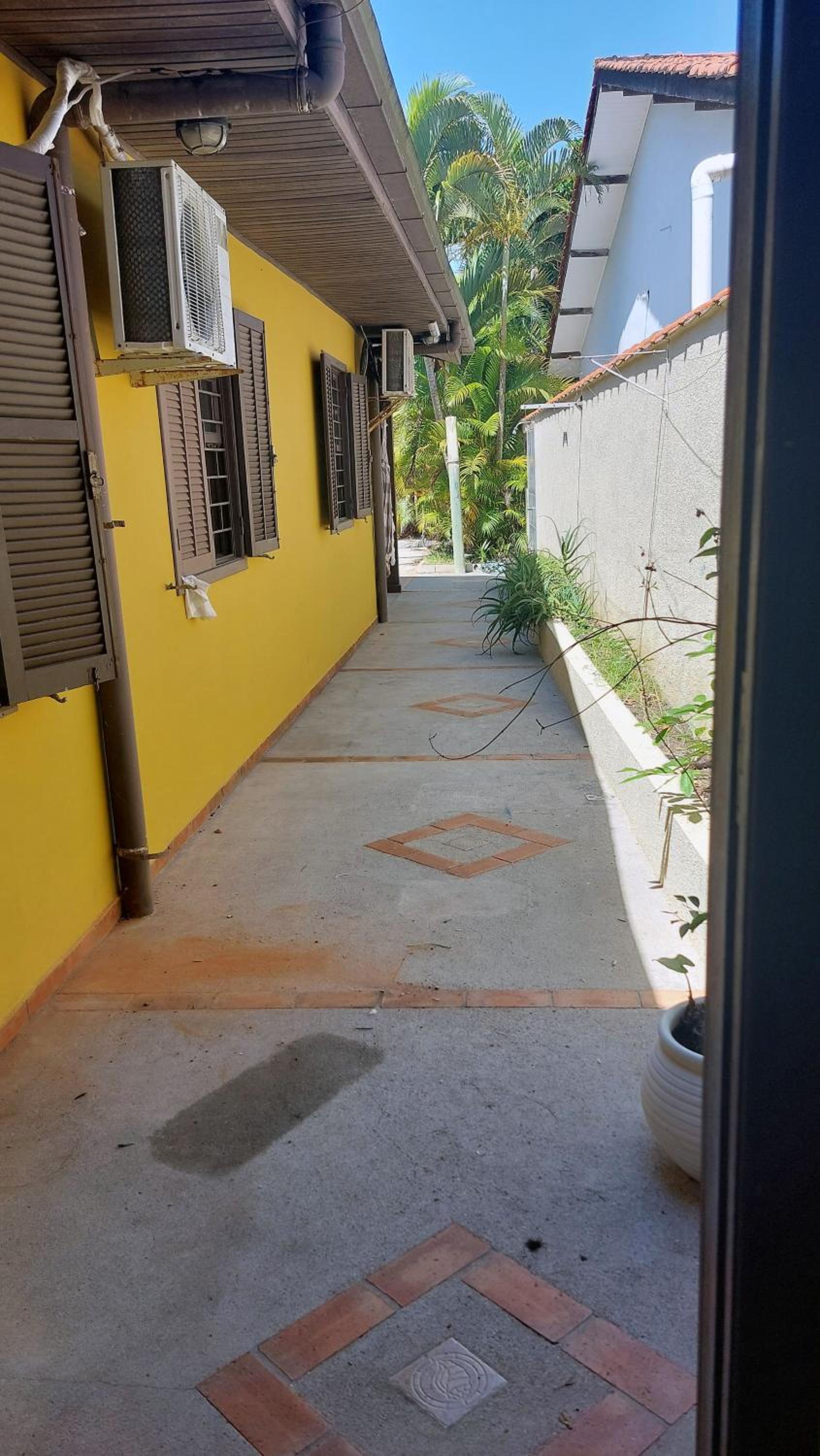 LINDA CASA COM PISCINA EM PONTAL DO SUL