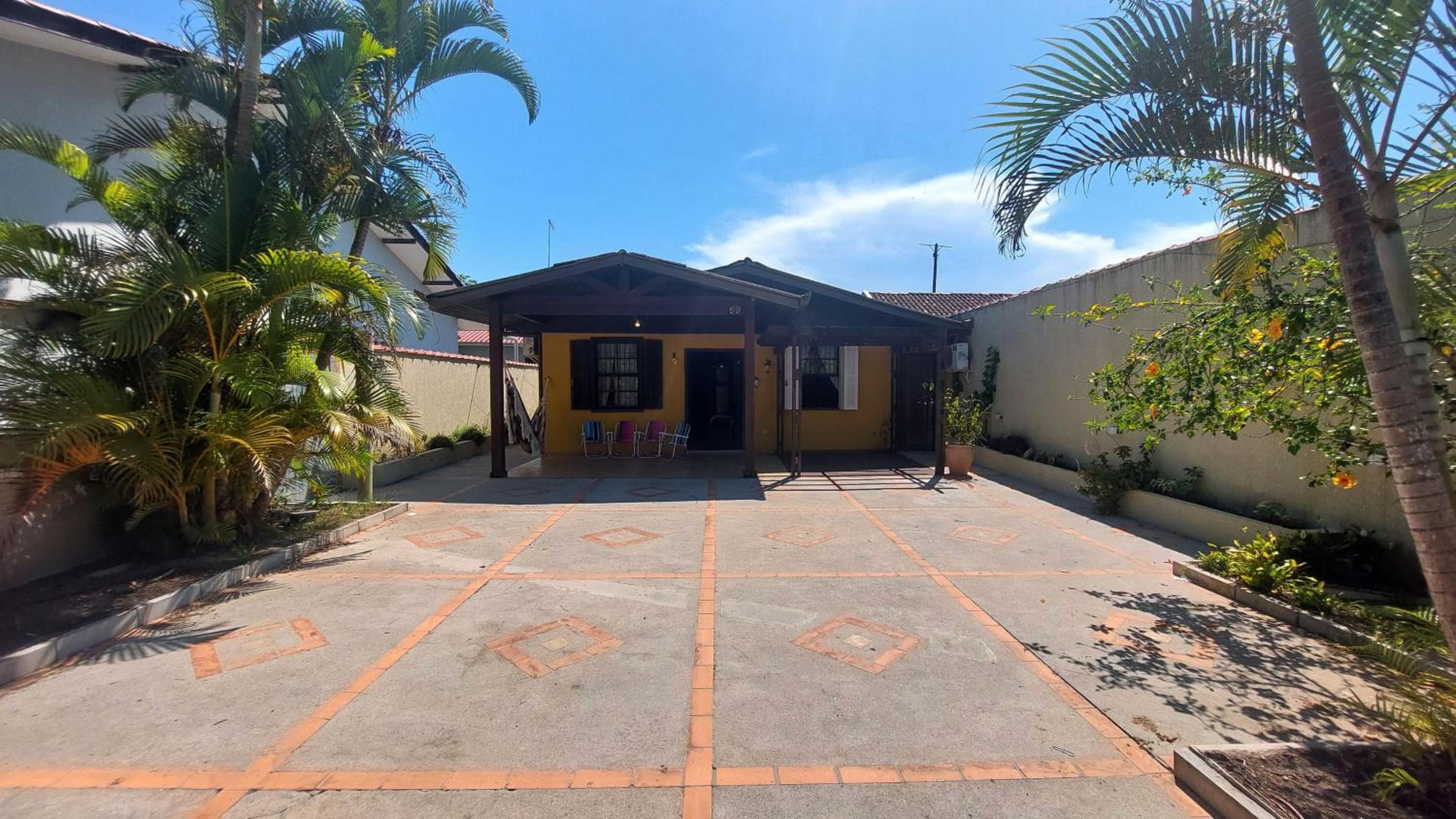 LINDA CASA COM PISCINA EM PONTAL DO SUL