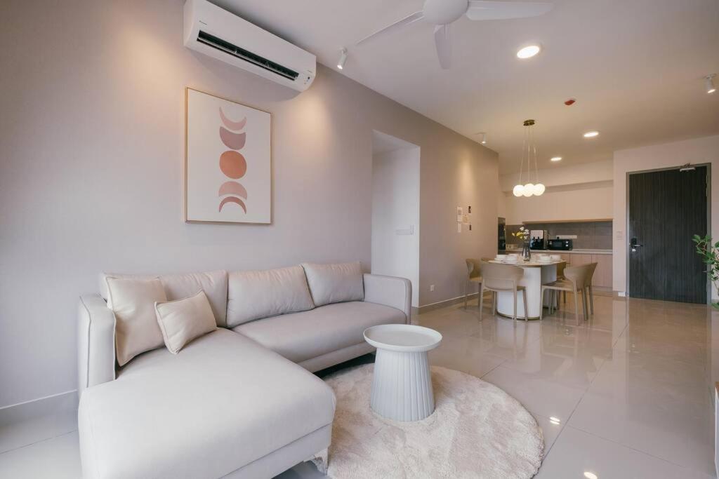 NEW! French Design 3BR InfinityPool M Vertica