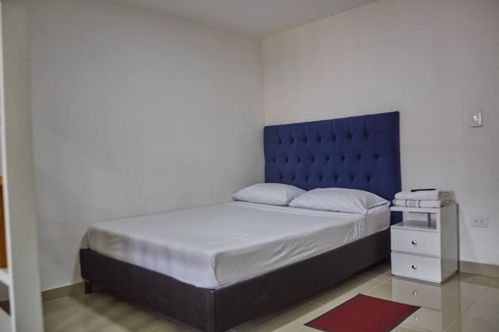 Apartaestudio con Terraza Laureles