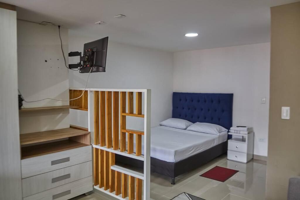 Apartaestudio con Terraza Laureles