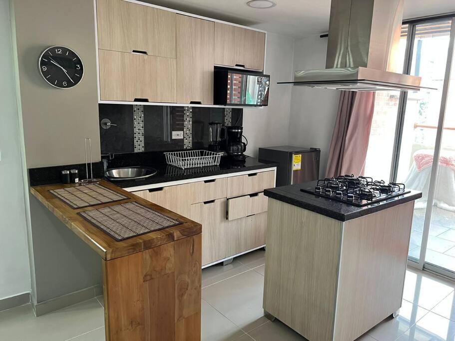 Apartaestudio con Terraza Laureles