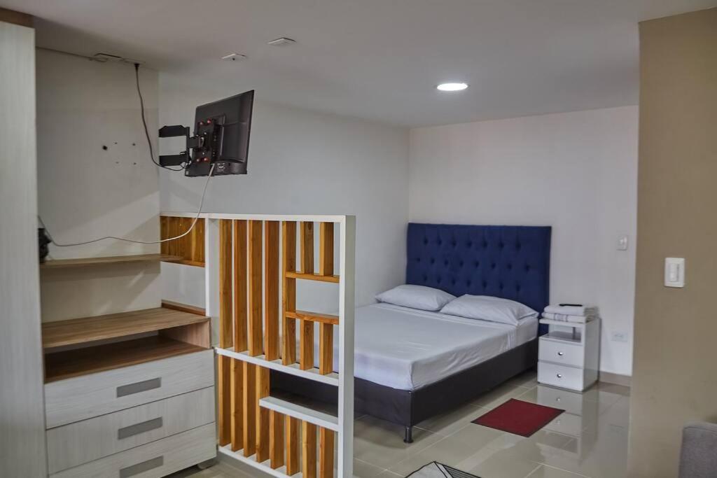 Apartaestudio con Terraza Laureles