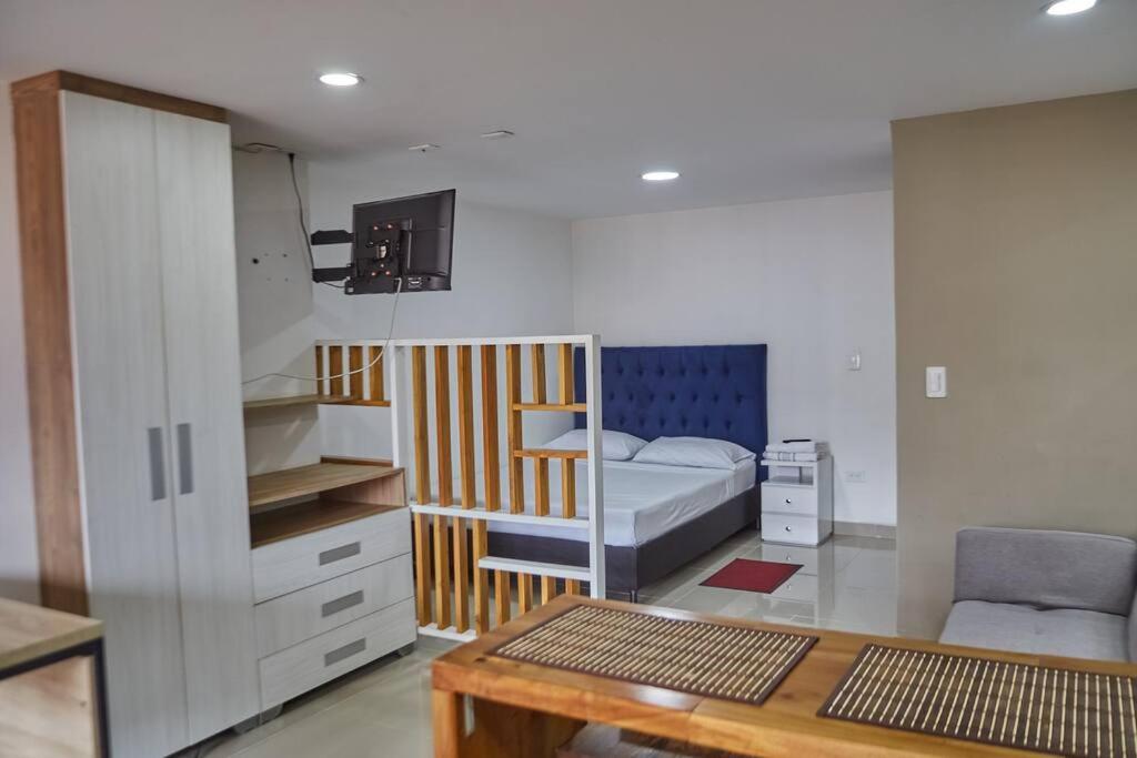 Apartaestudio con Terraza Laureles