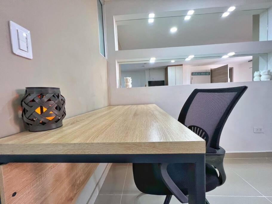 Apartaestudio con Terraza Laureles