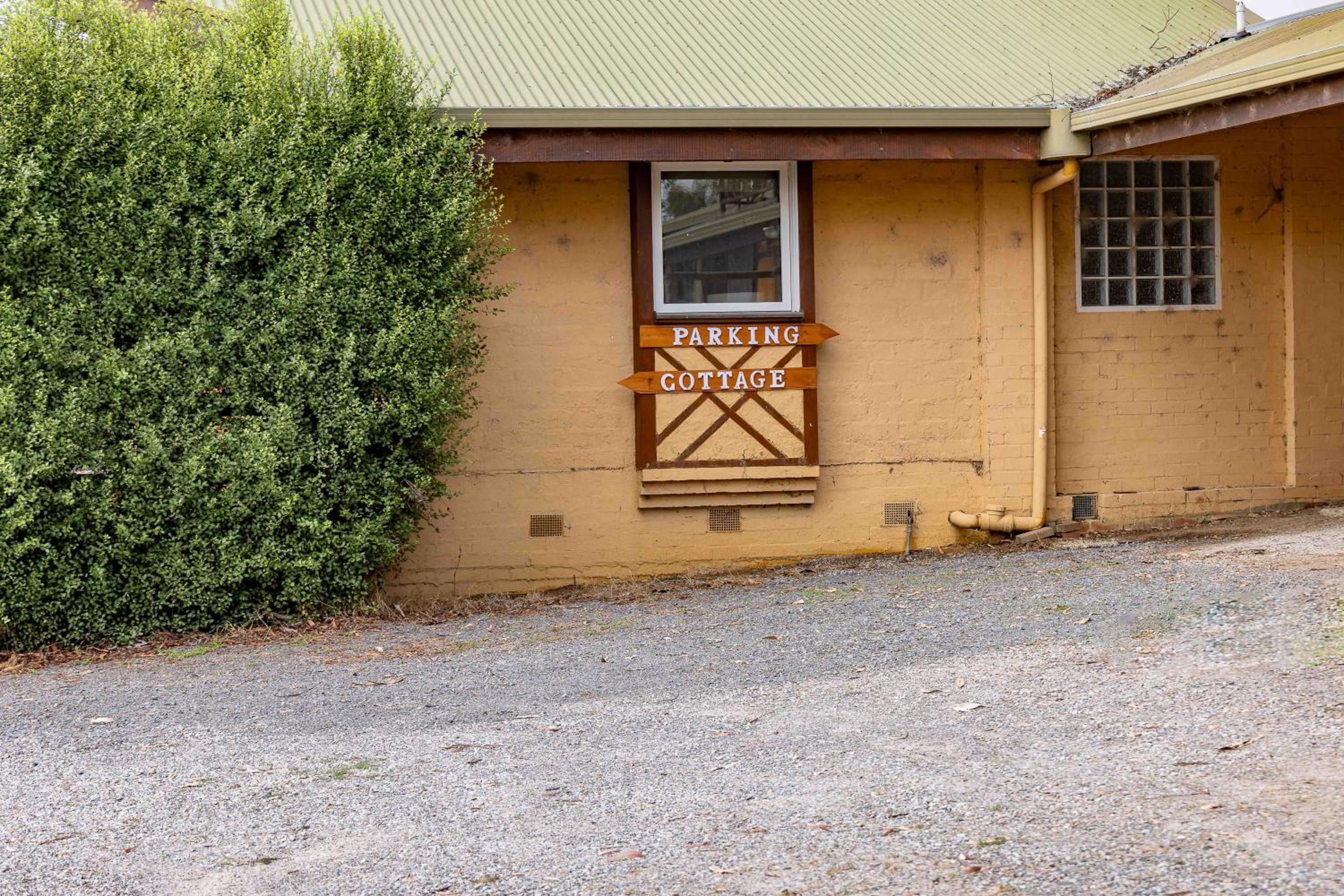The Vines Cottage, Yarra Glen