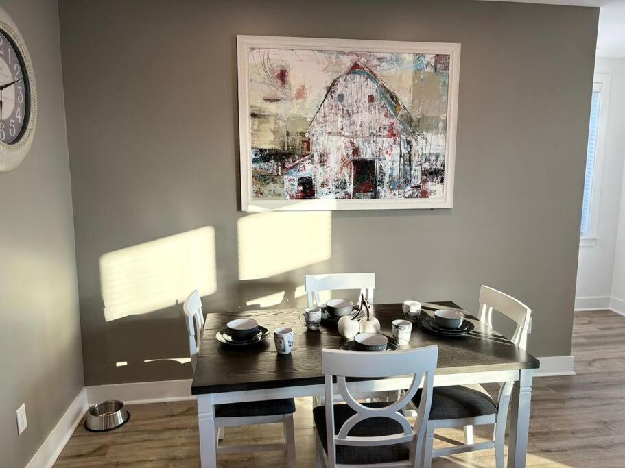 Enjoy the Saddle House with your Furry Friends! view 5