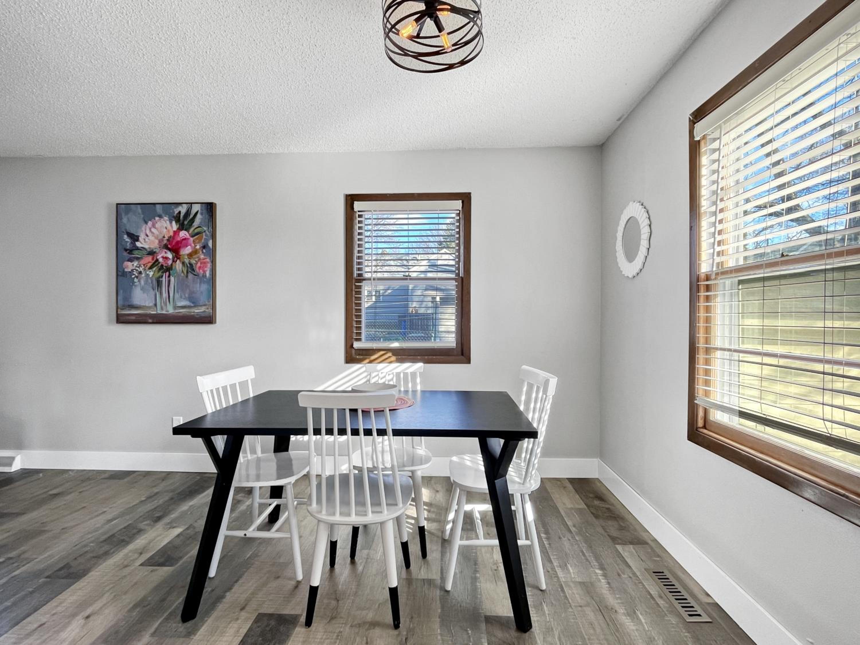 2br Cozy Townhouse Wdmclive! view 2