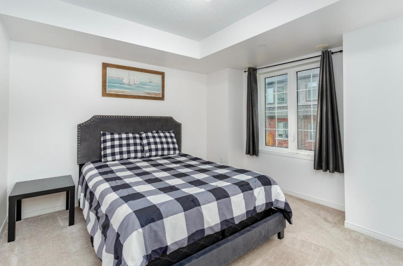 4 Bedroom Pickering house