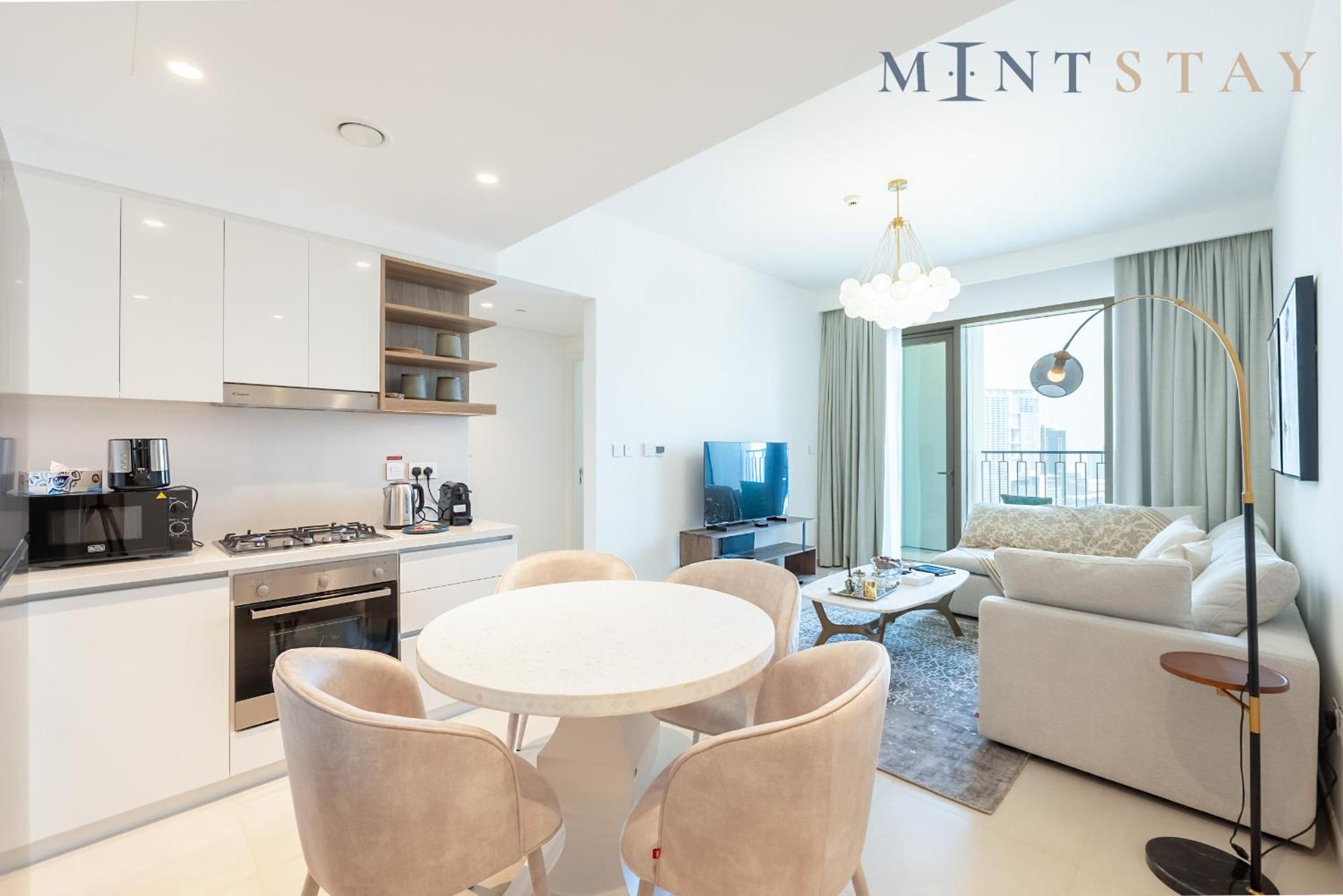 Downtown Views II City View, Downtown Dubai - Mint Stay