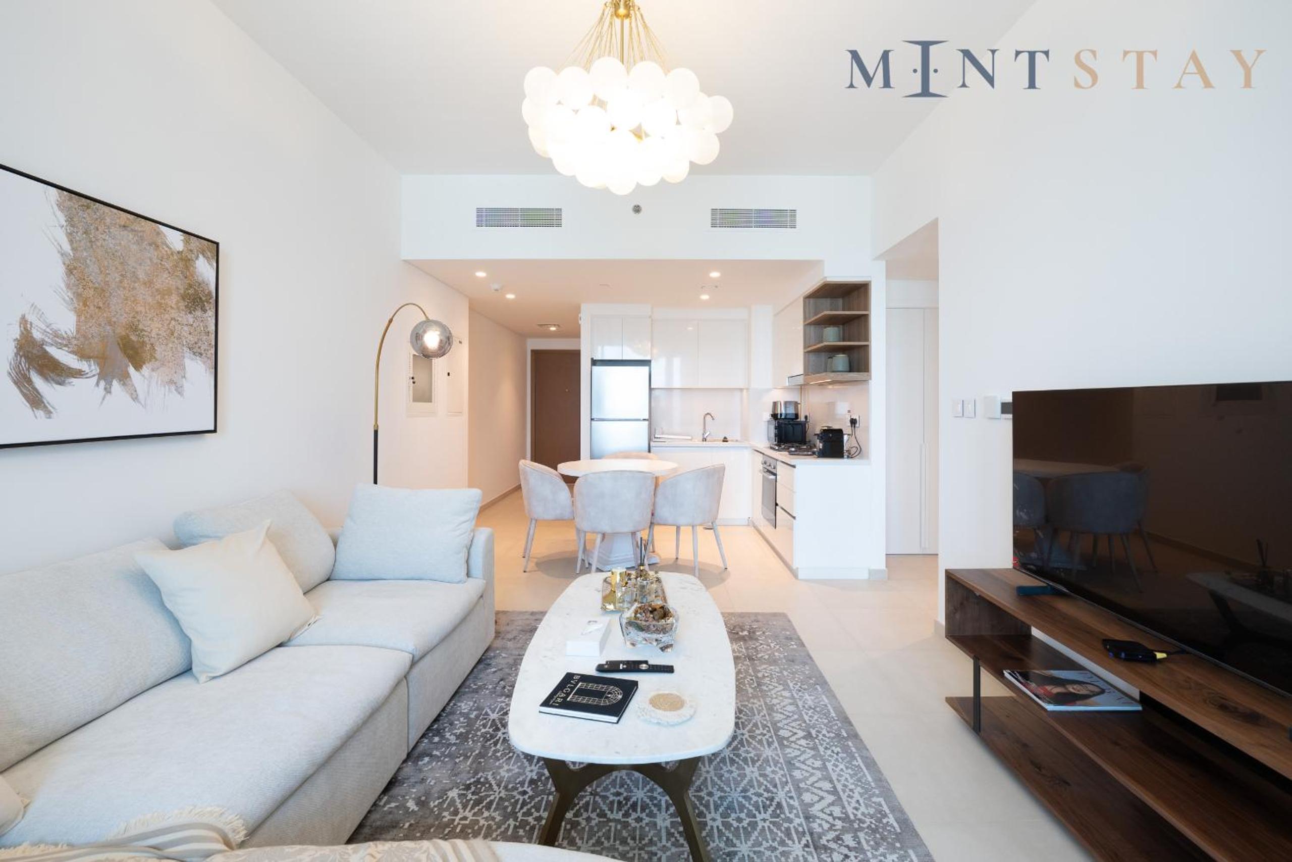 Downtown Views II City View, Downtown Dubai - Mint Stay