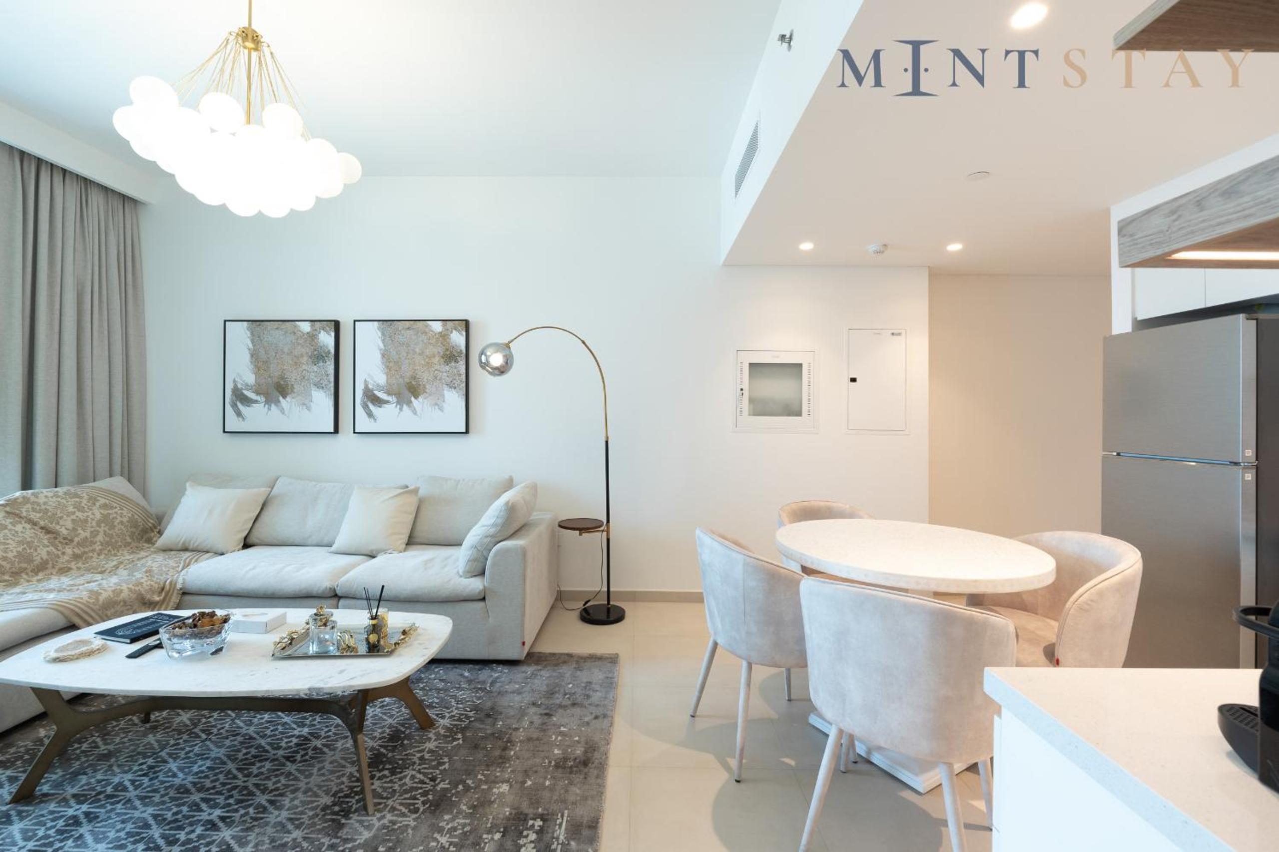 Downtown Views II City View, Downtown Dubai - Mint Stay