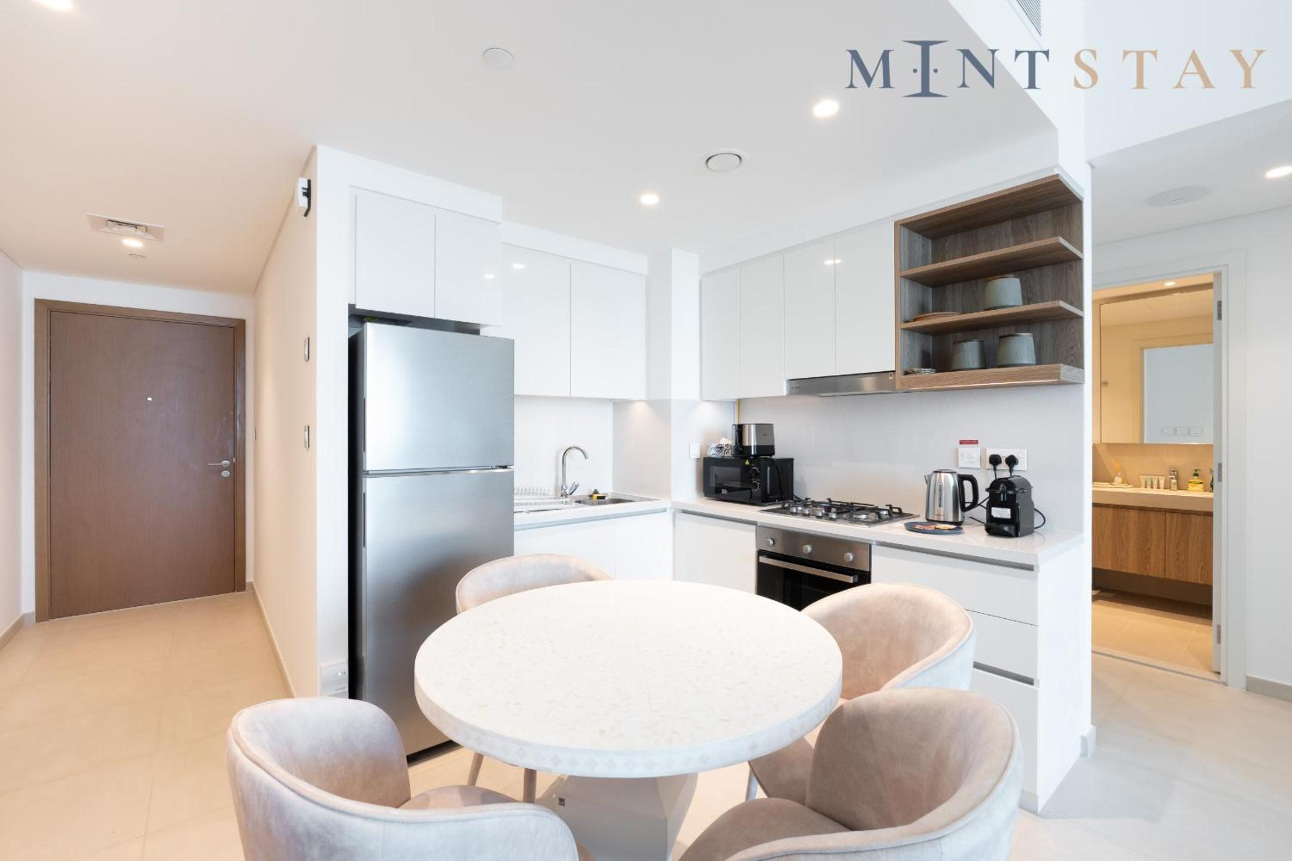 Downtown Views II City View, Downtown Dubai - Mint Stay