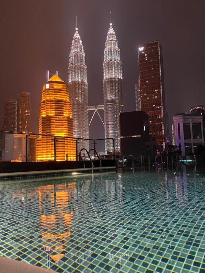 KLCC VIEW-3 BED LOVELY APARTMENTS IN KUALA LUMPUR