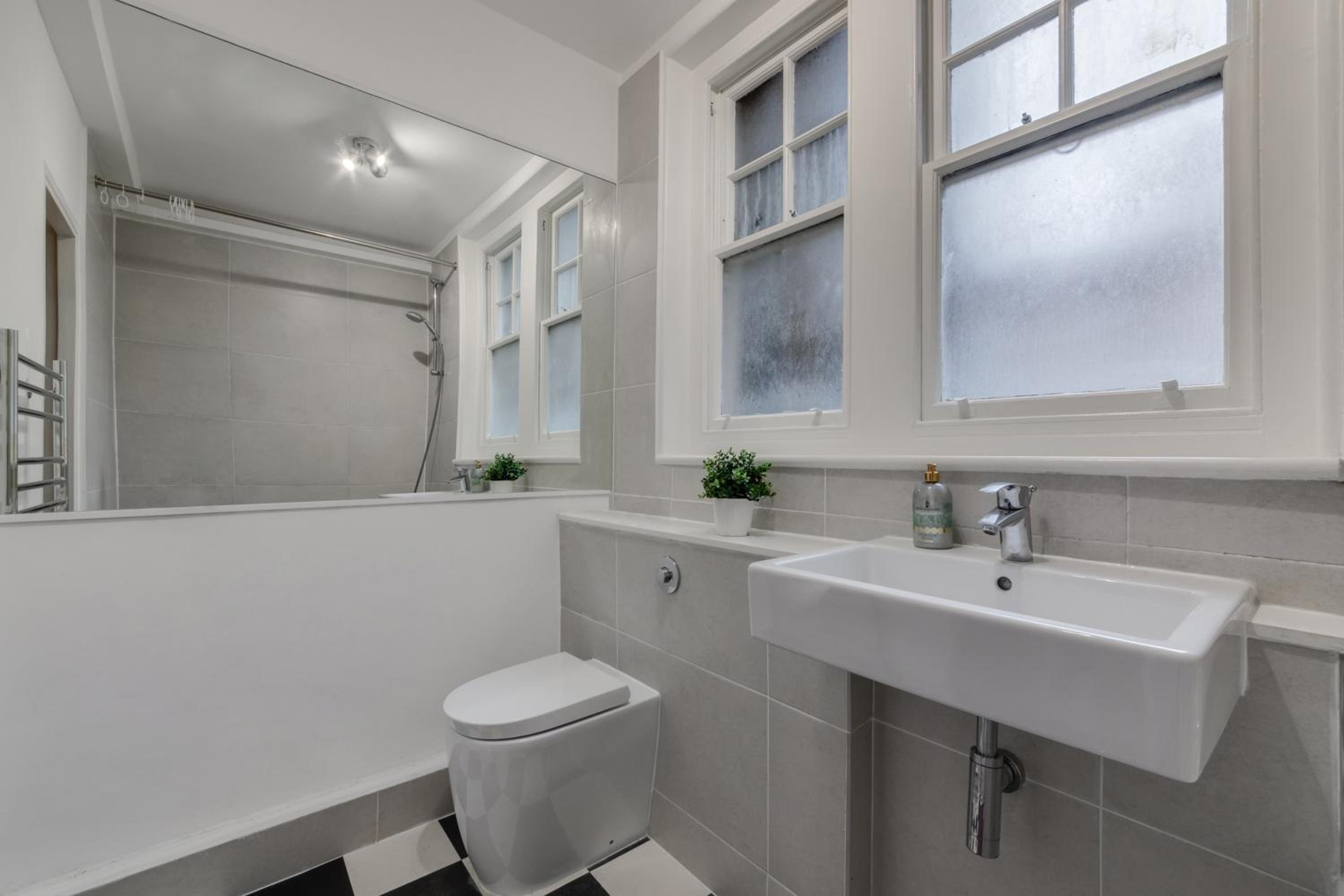 Spacious 1 Bed Apartment- Close to Kings Cross Station