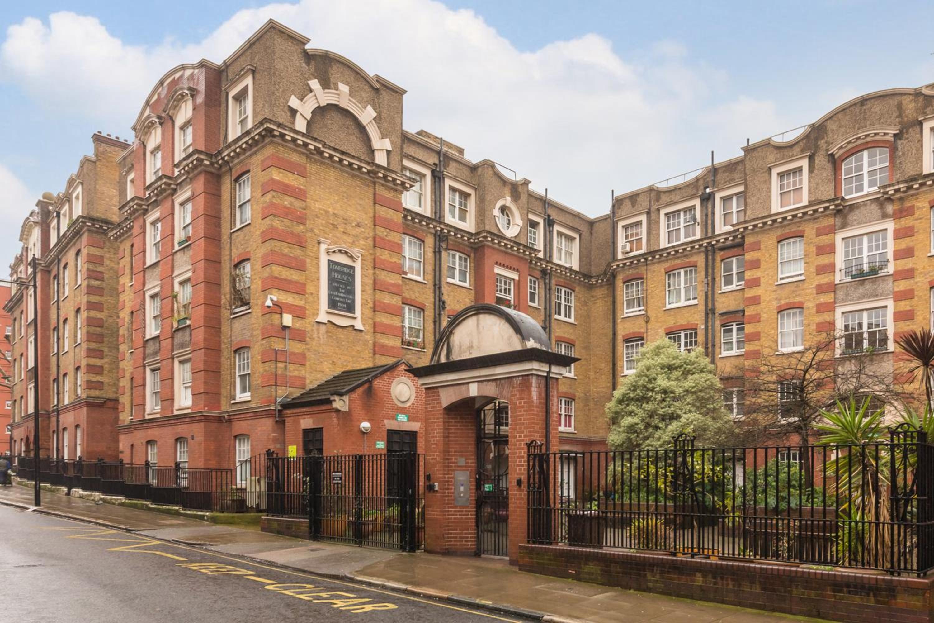 Spacious 1 Bed Apartment- Close to Kings Cross Station