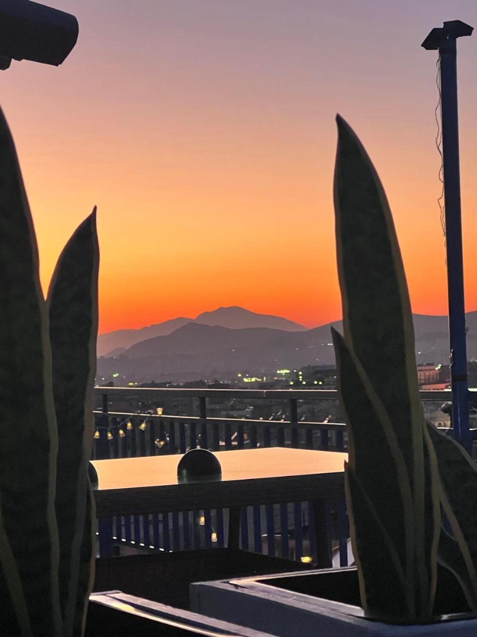 sky inn with wonderful Acropolis view in Neos kosmos