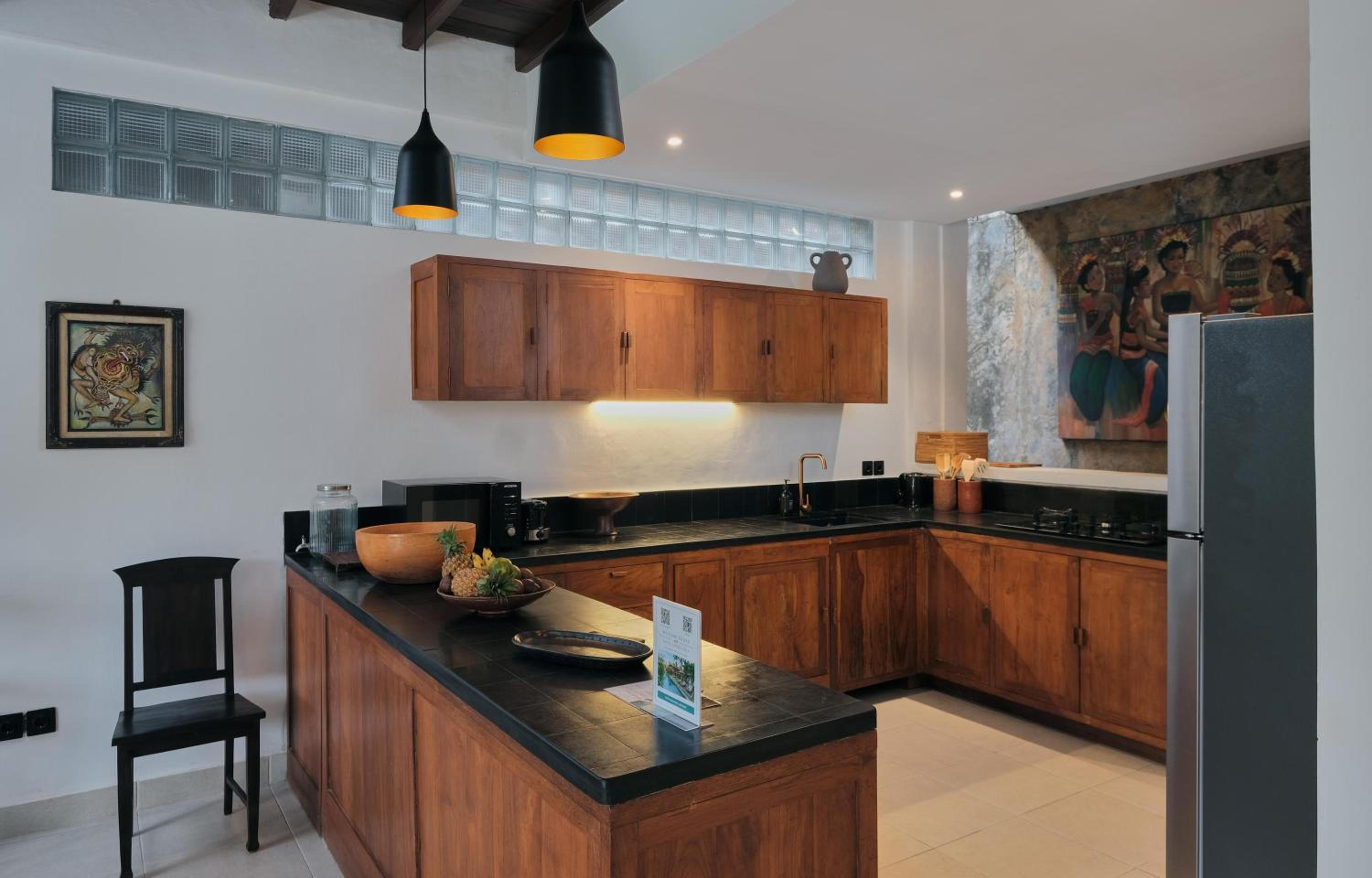 Nativ Living Villa Legian 6BR Villa 16px Big Group Walk to 66 Beach view 2