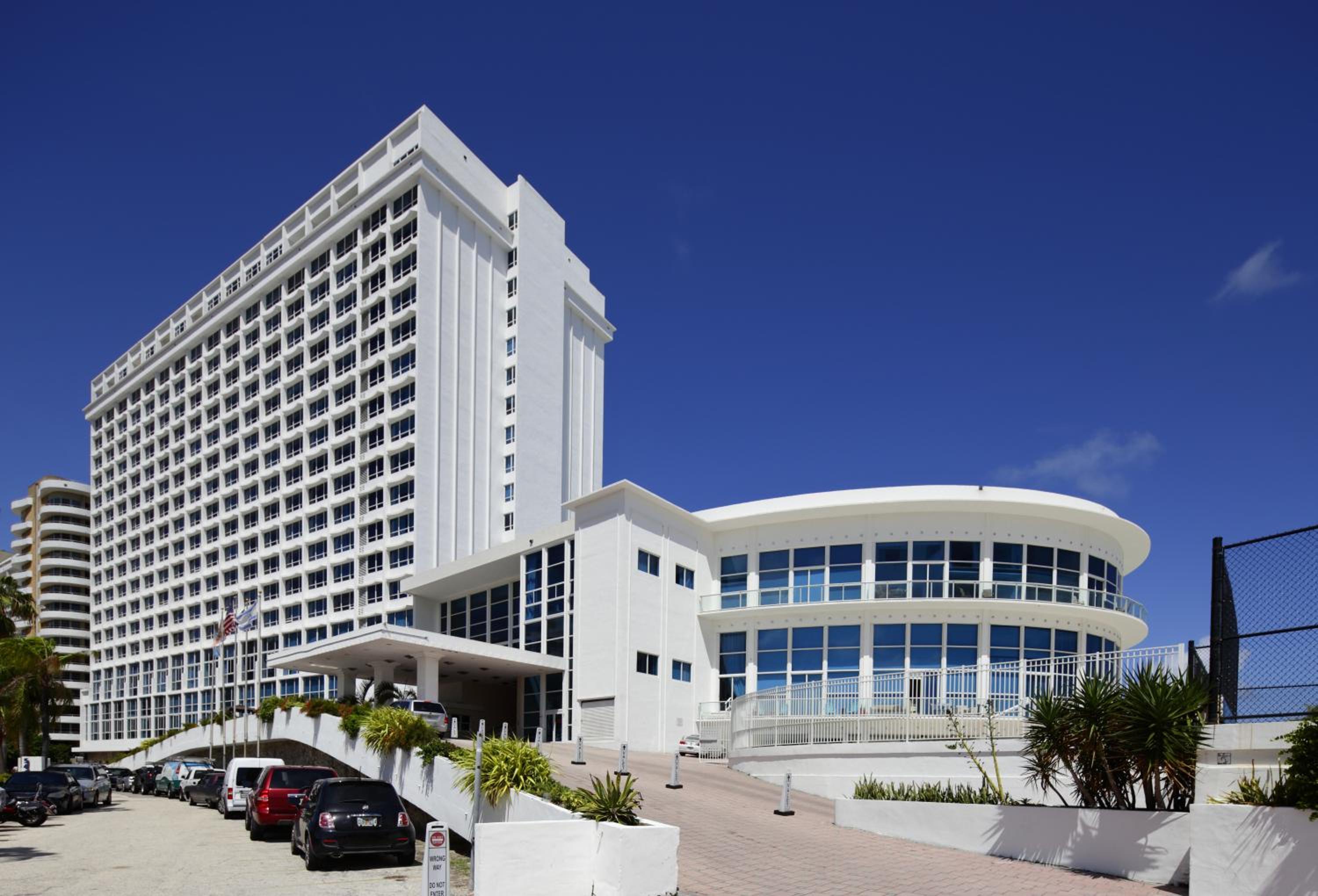 New Point Miami Beach Apartments