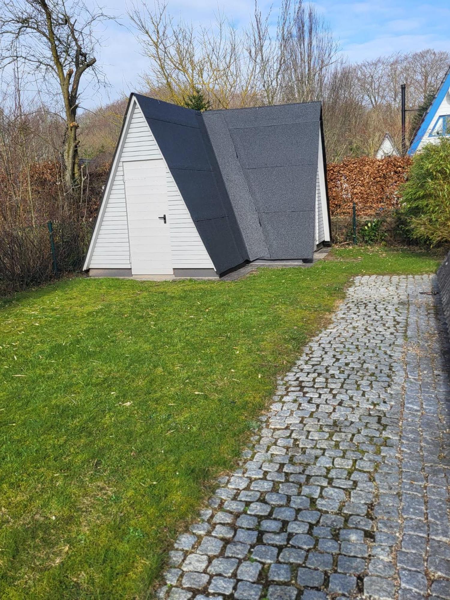 Nurdachhaus Zeltdachhaus Damp