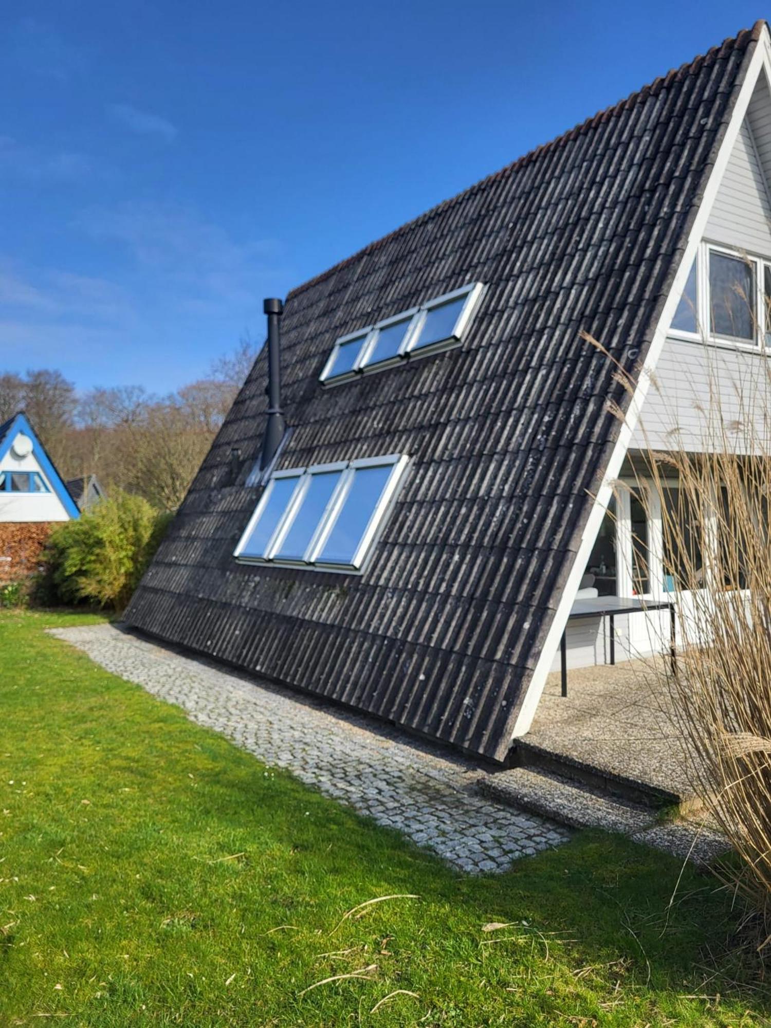 Nurdachhaus Zeltdachhaus Damp
