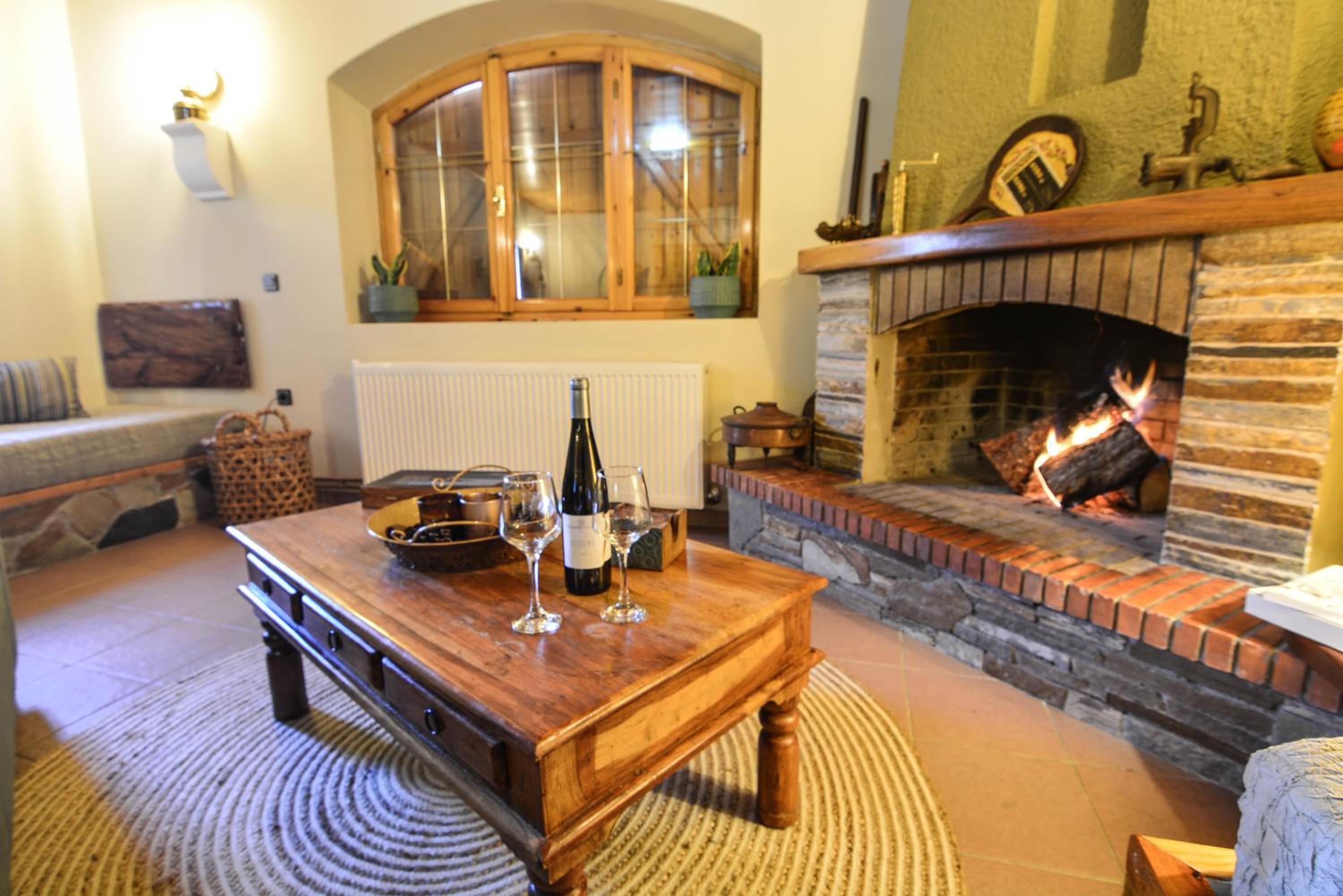 Capris Rustic Ηouse with Mountain View