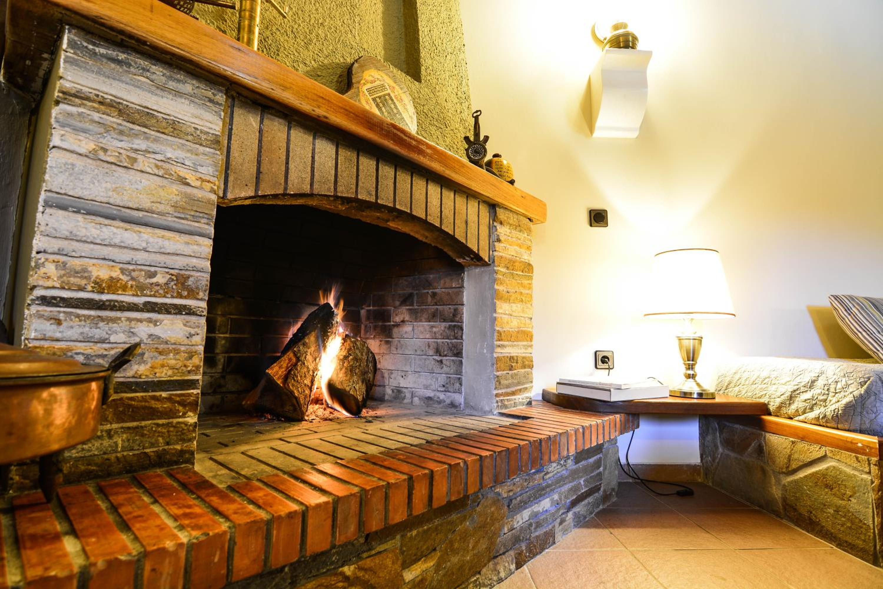 Capris Rustic Ηouse with Mountain View