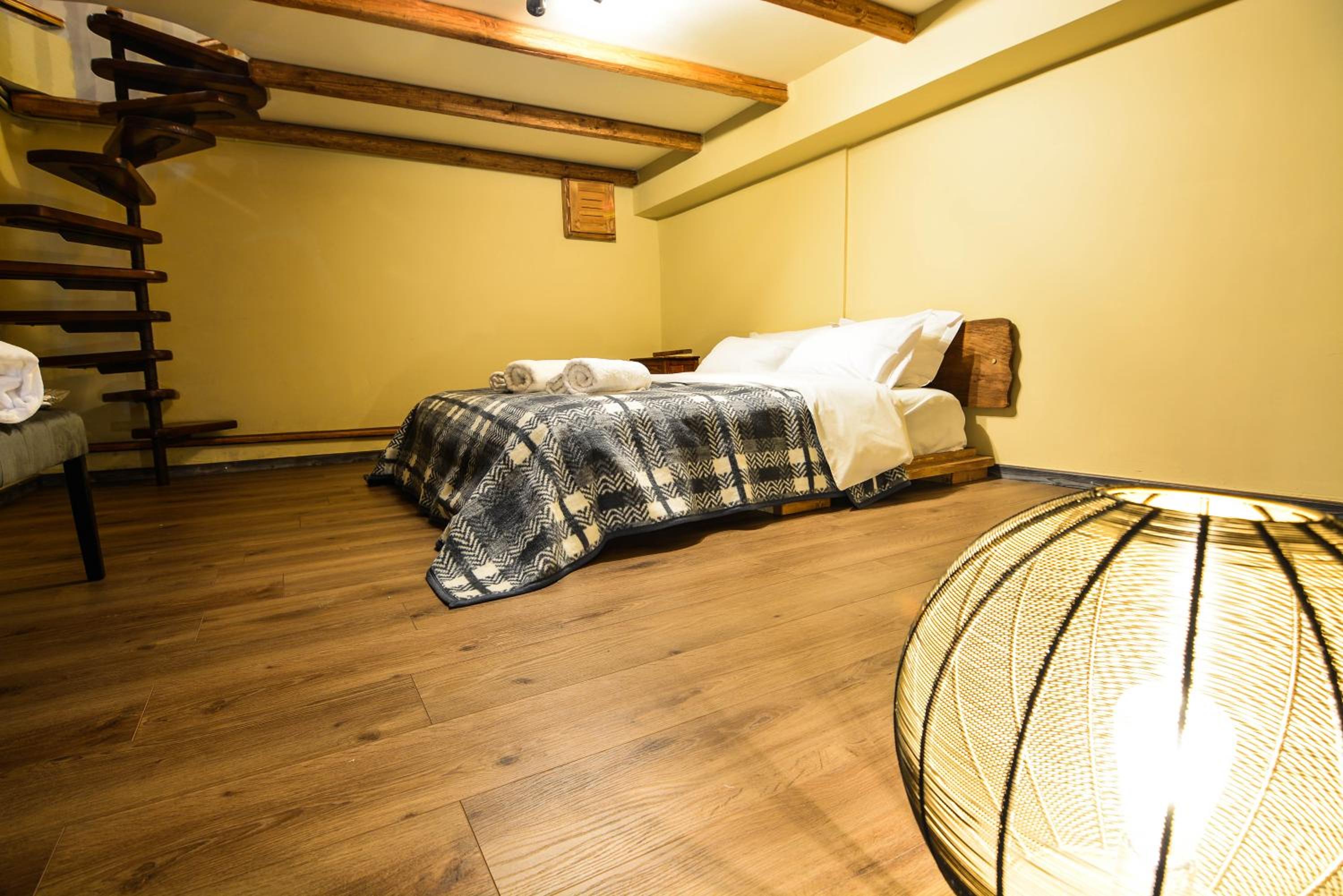 Capris Rustic Ηouse with Mountain View