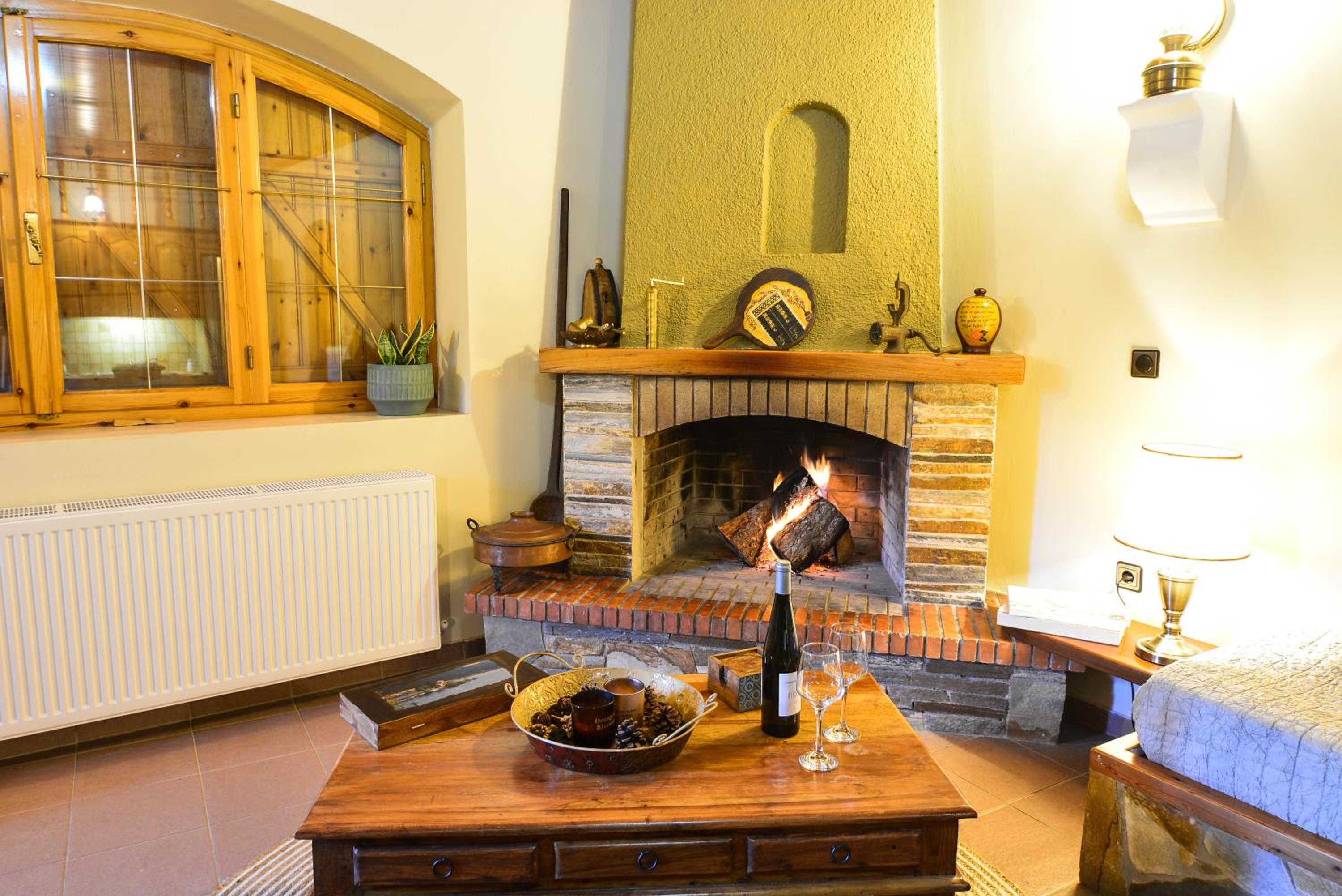 Capris Rustic Ηouse with Mountain View
