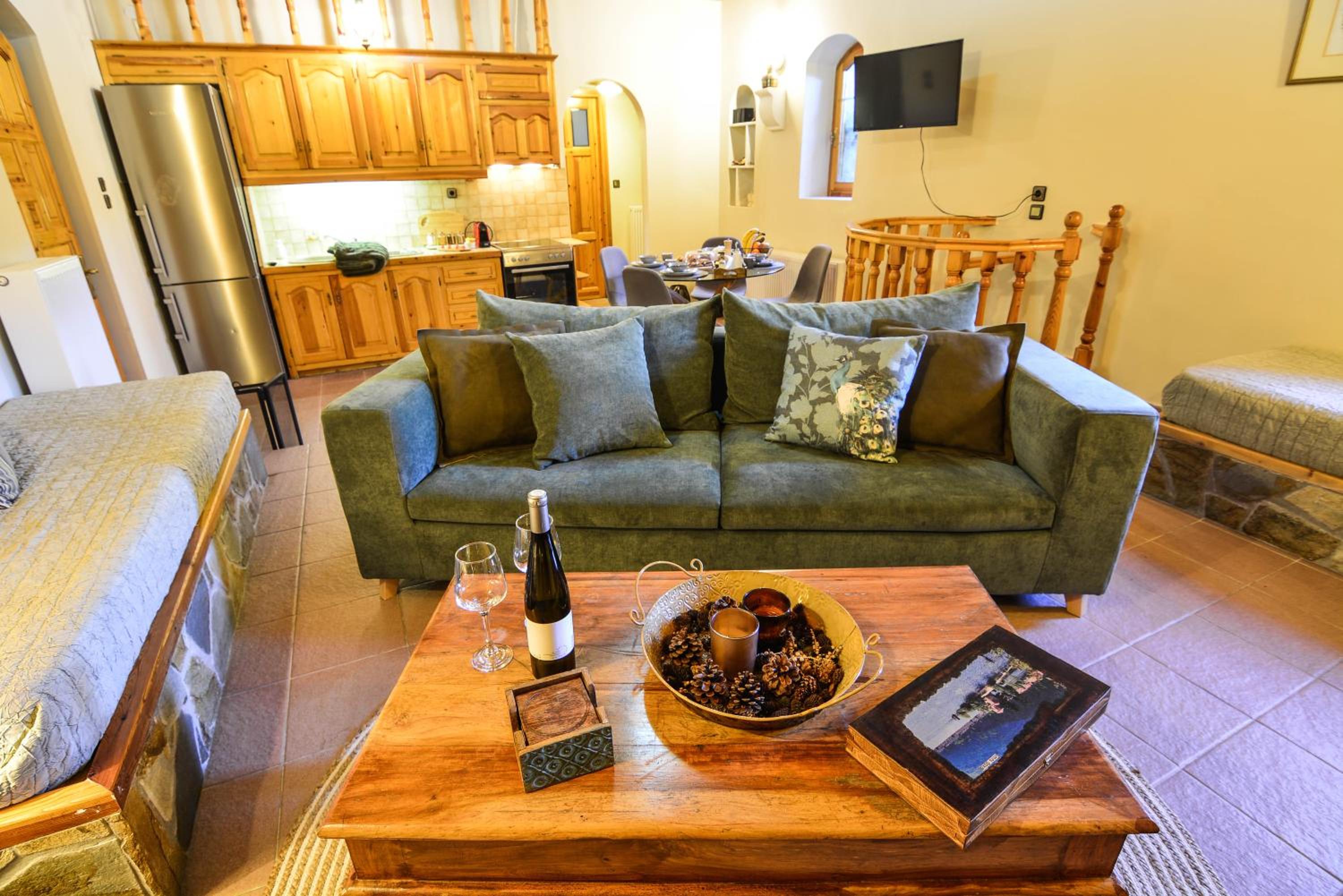 Capris Rustic Ηouse with Mountain View