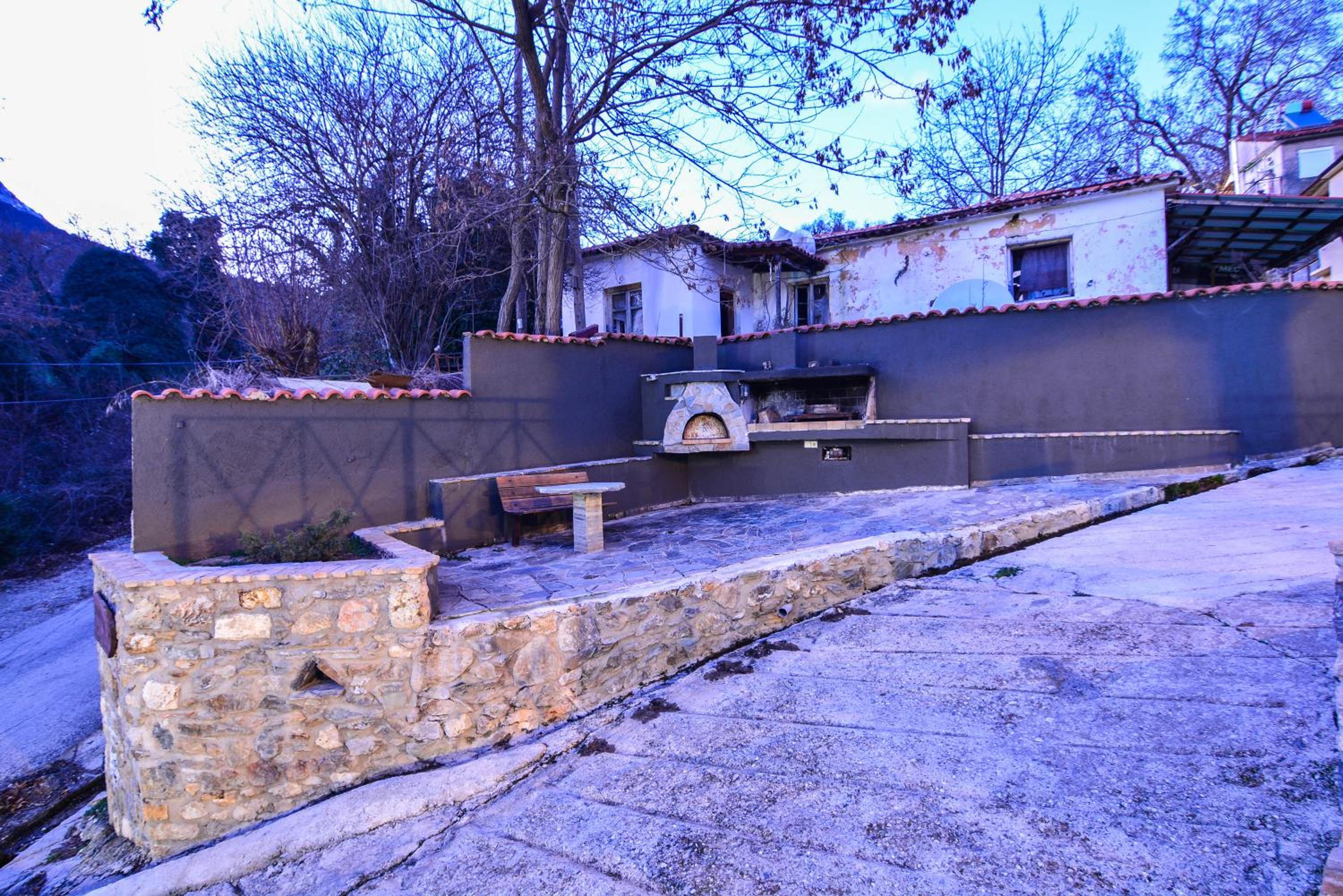Capris Rustic Ηouse with Mountain View