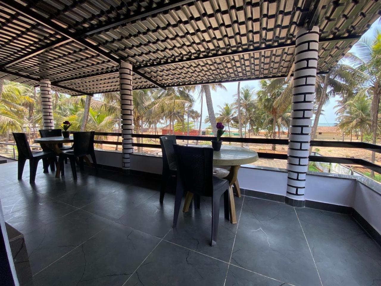 Rock n Ocean1, beach villa view 4