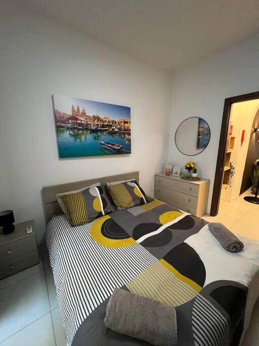 Cozy Nest: A Tiny City Charm Maisonette view 4