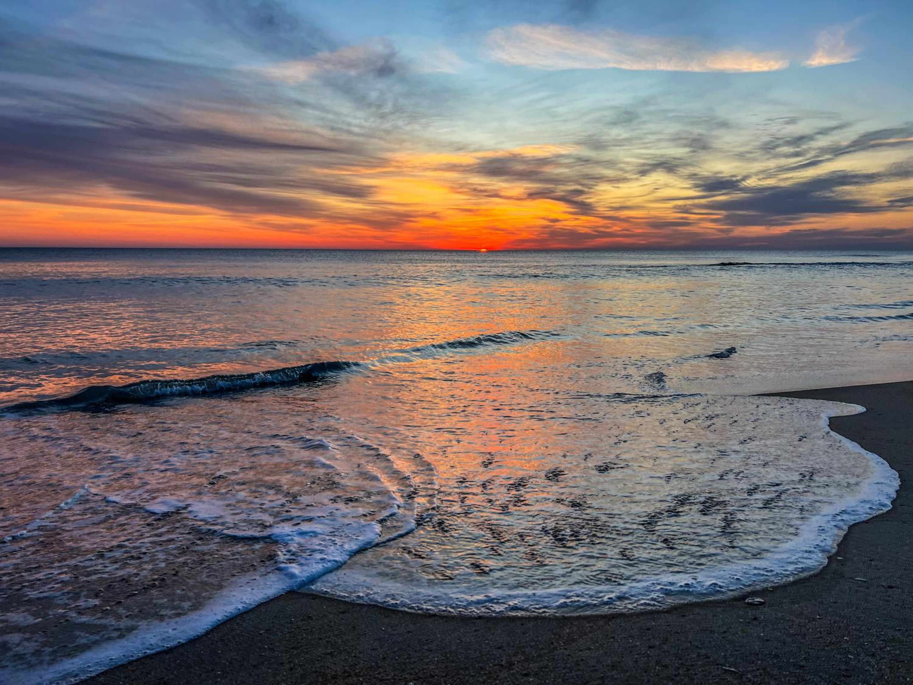 Ocean Song - 2 Bedroom Oceanfront Penthouse Condo in Kill Devil Hills, Spacious Layout